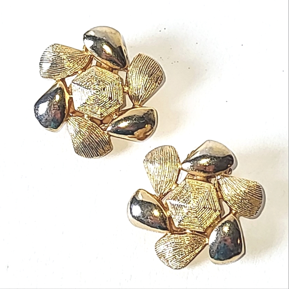 EMMONS VINTAGE BRACELET & CLIP EARRINGS SET DEMI-PARURE GOLDTONE - Picture 3 of 12